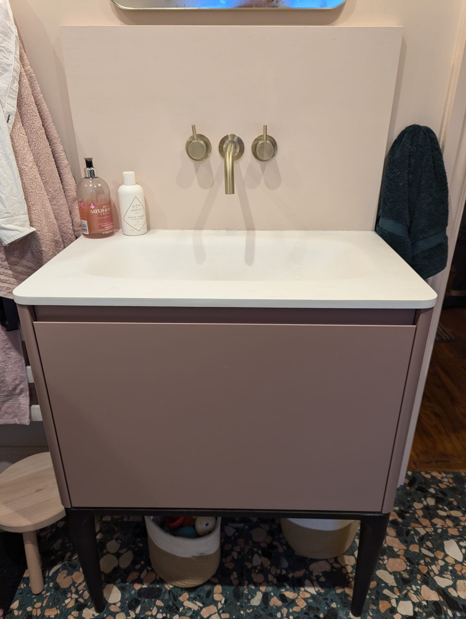 upstairs bathroom - Photo 4