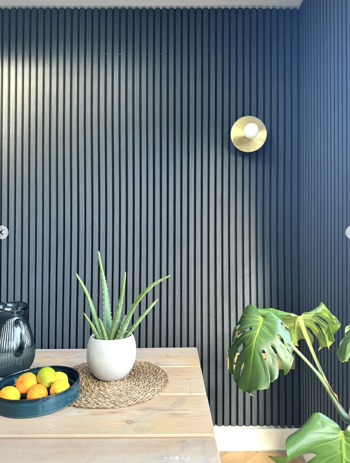 black pannelled kitchen - Photo 3