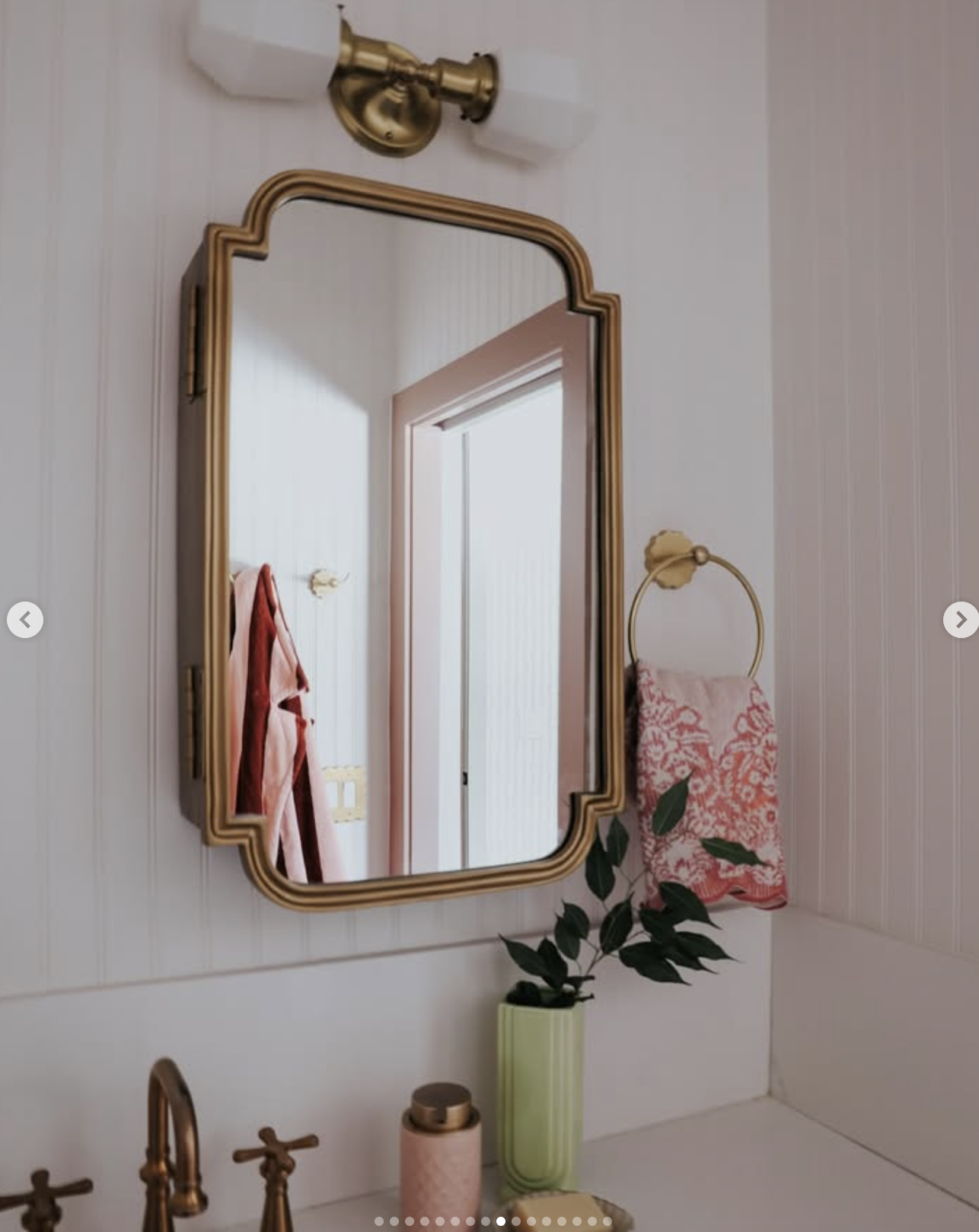 girls jack and jill bathroom - Photo 3