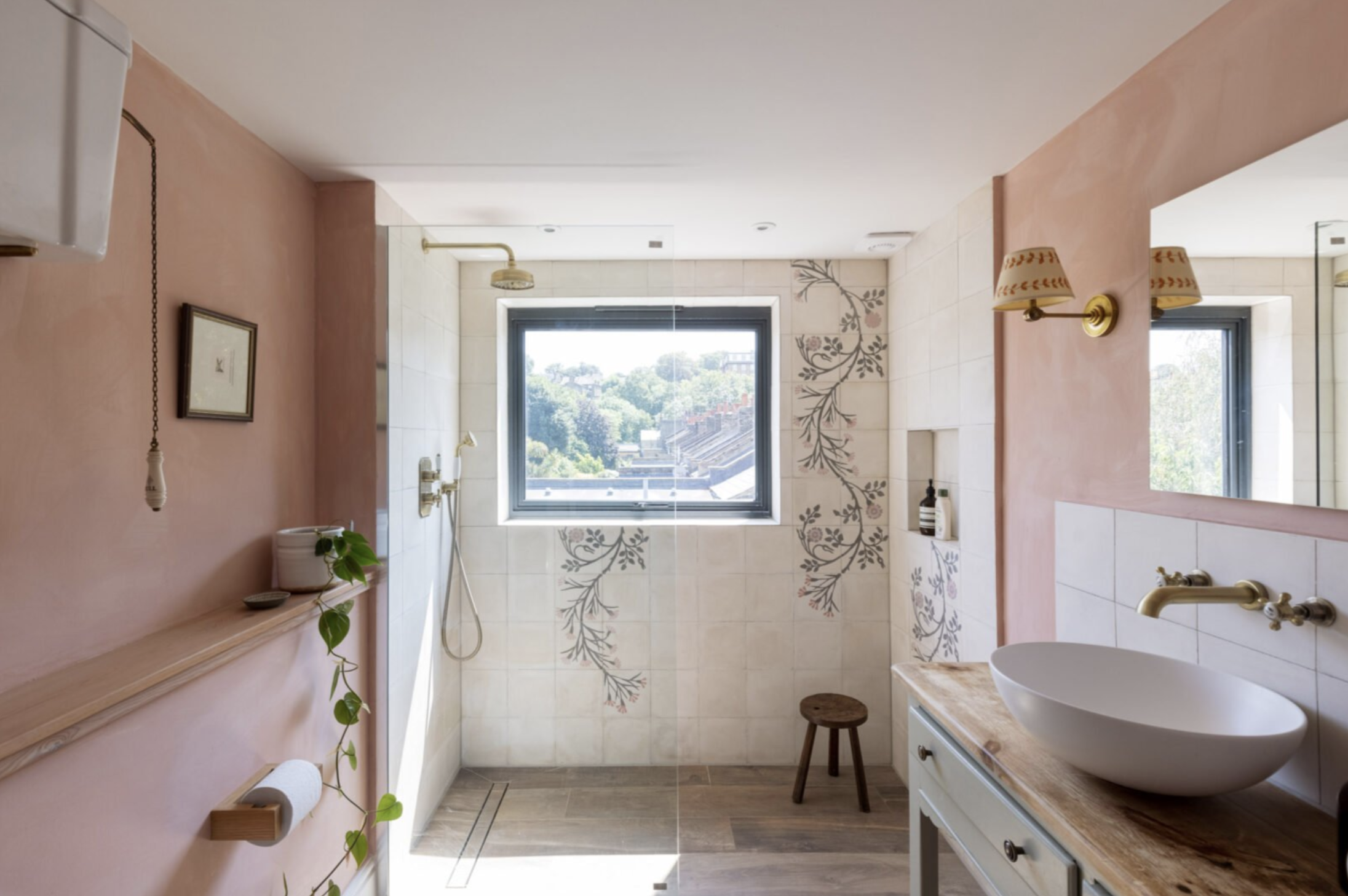 peach bathroom - Photo 3