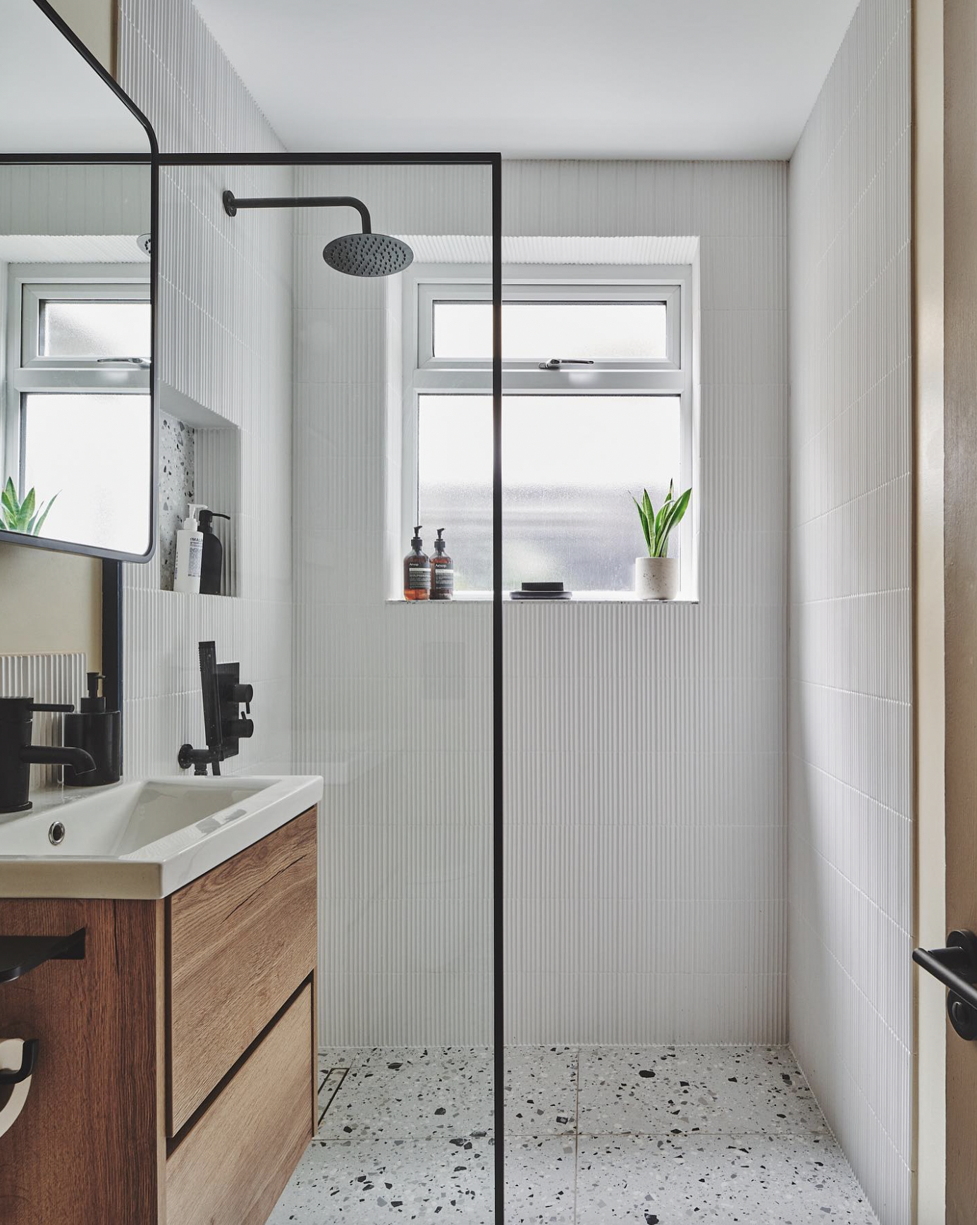 bathroom 2 - Photo 1